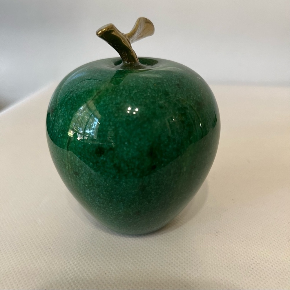 Vintage Marble Green Apple Brass Stem Paperweight - Picture 4 of 6